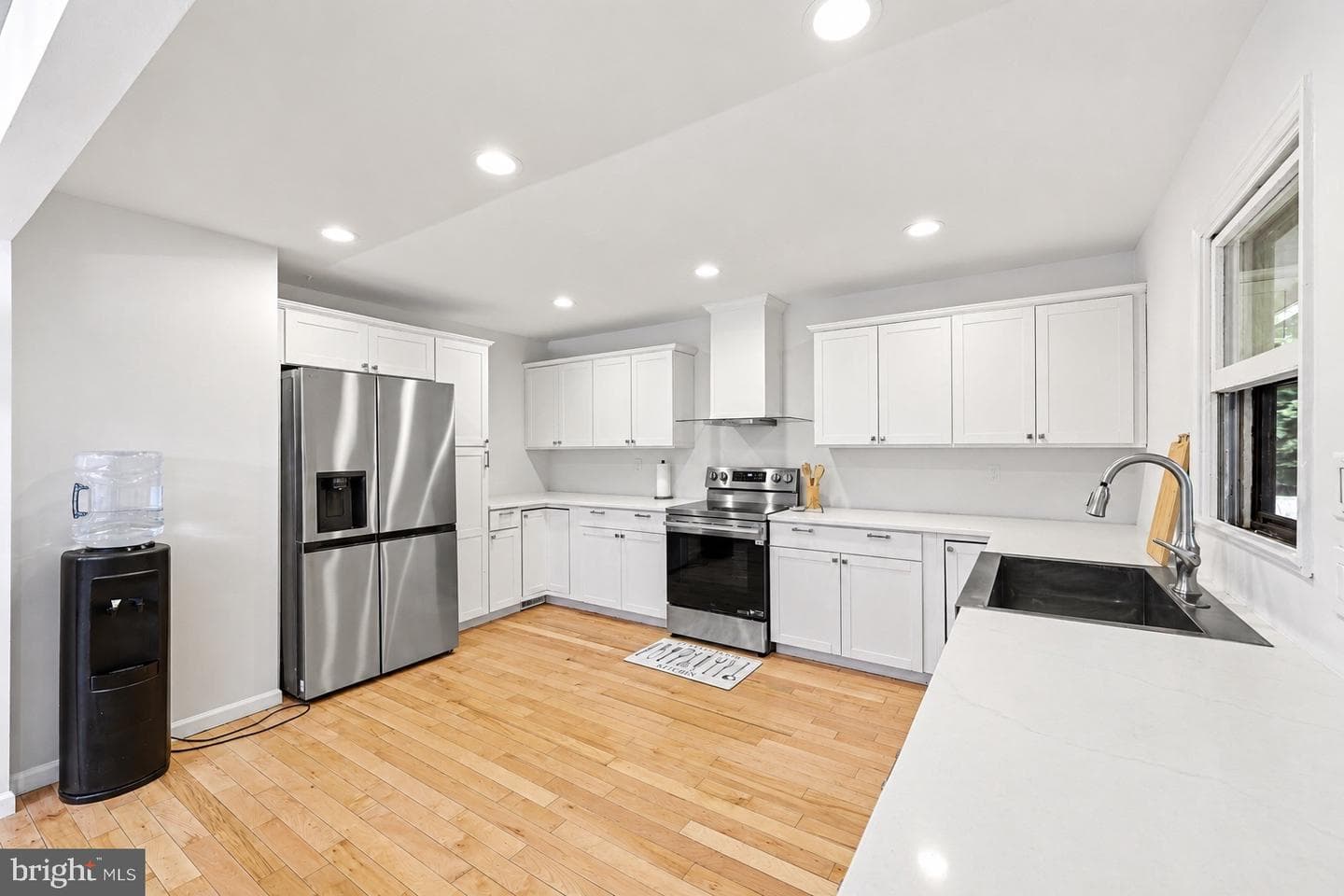 511 Holly Road photo 9