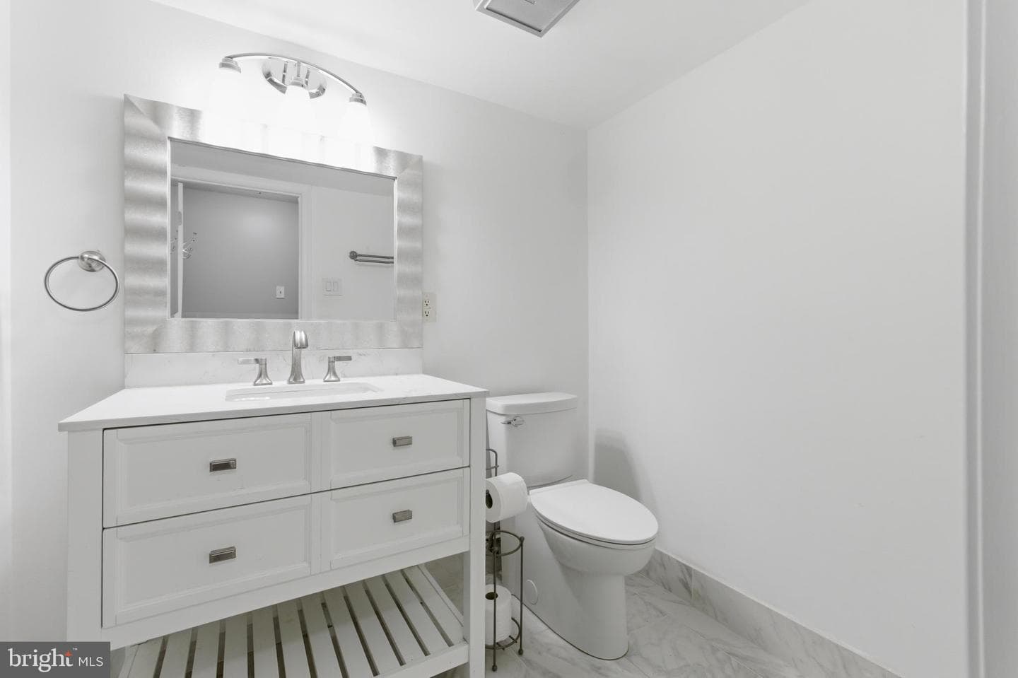 13601 Pendleton Street photo 32