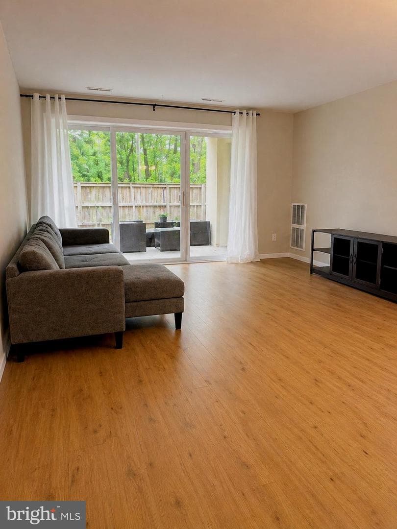 10107 Prince Place #103-9b photo 2