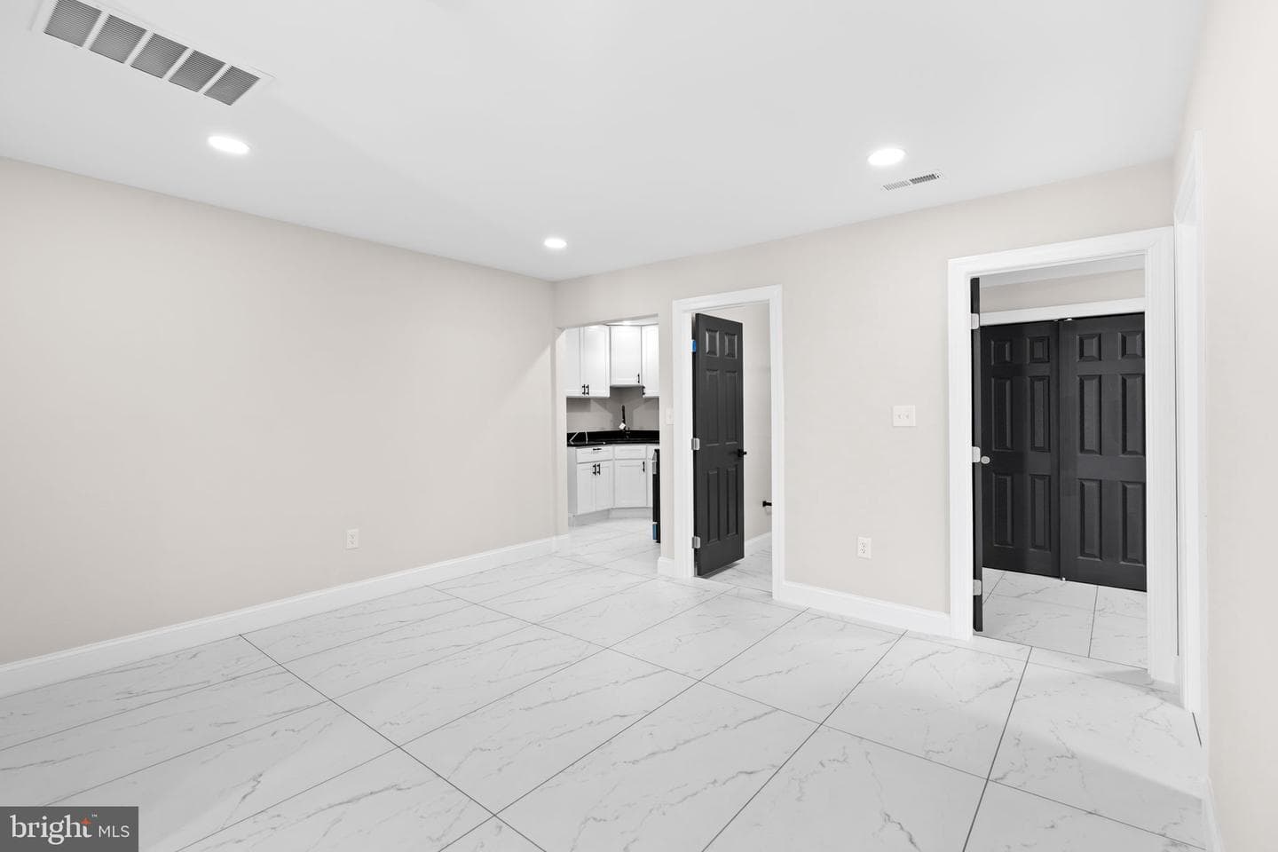 5809 Burgundy Street photo 10