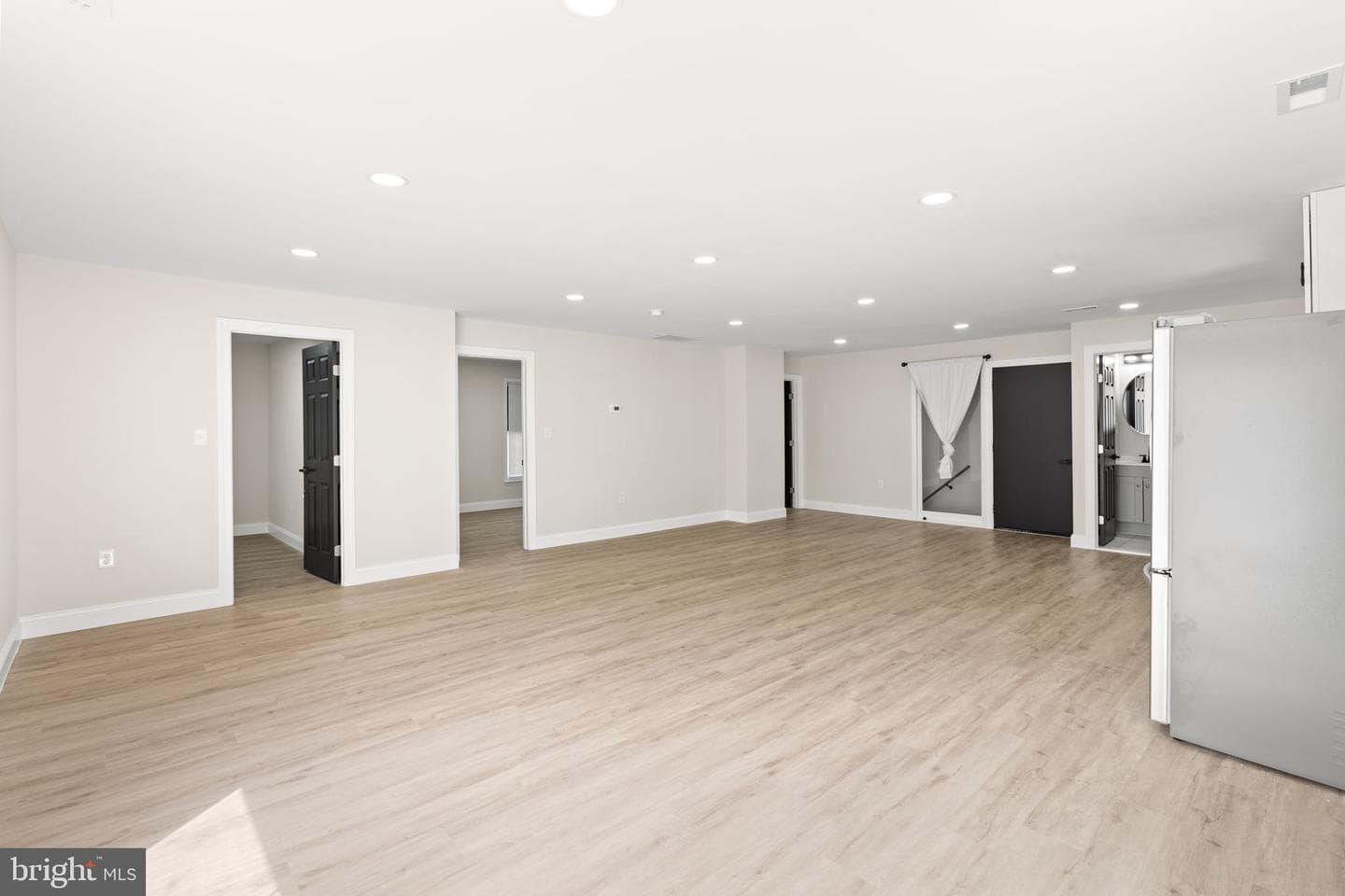 5809 Burgundy Street photo 22