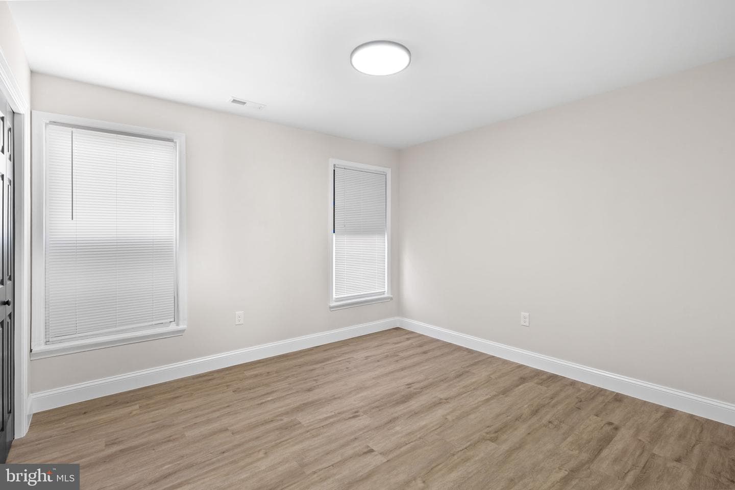 5809 Burgundy Street photo 28
