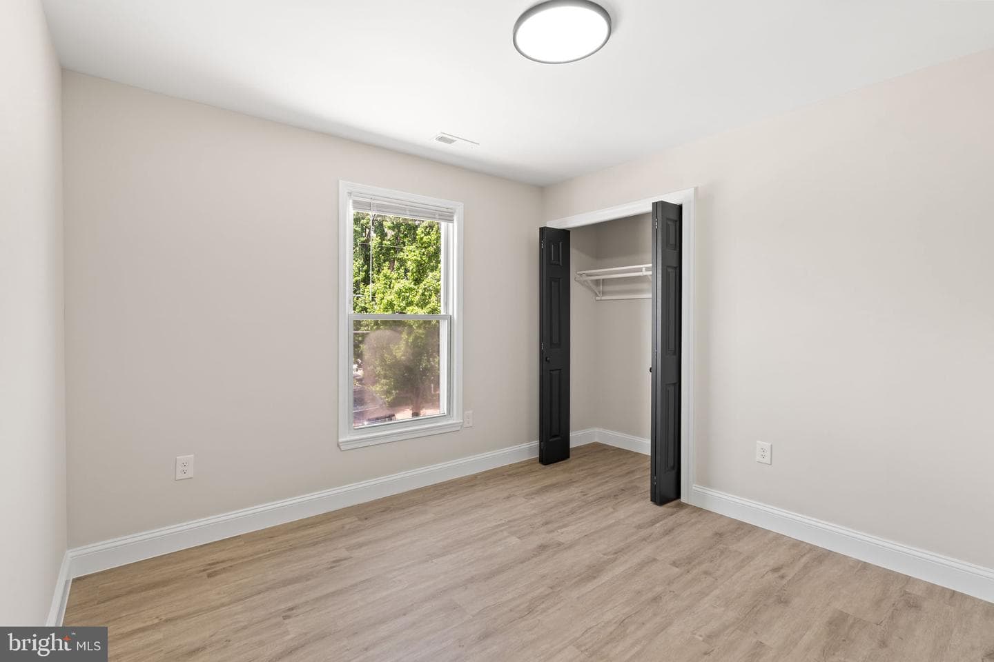5809 Burgundy Street photo 30