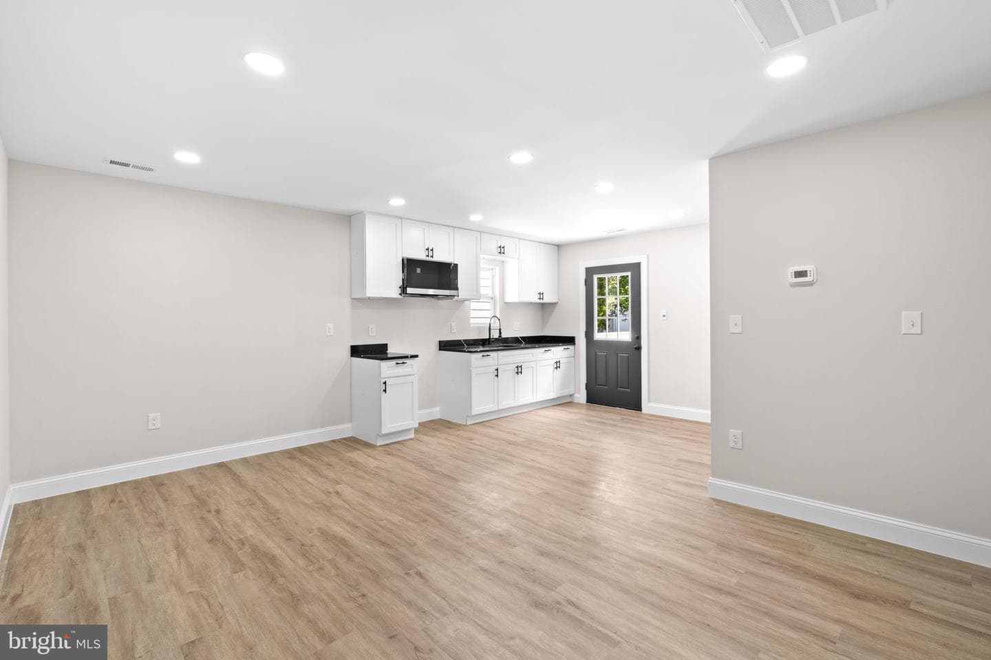 5809 Burgundy Street photo 34