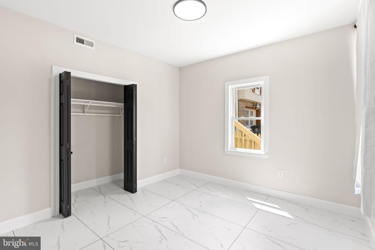 5809 Burgundy Street photo 8