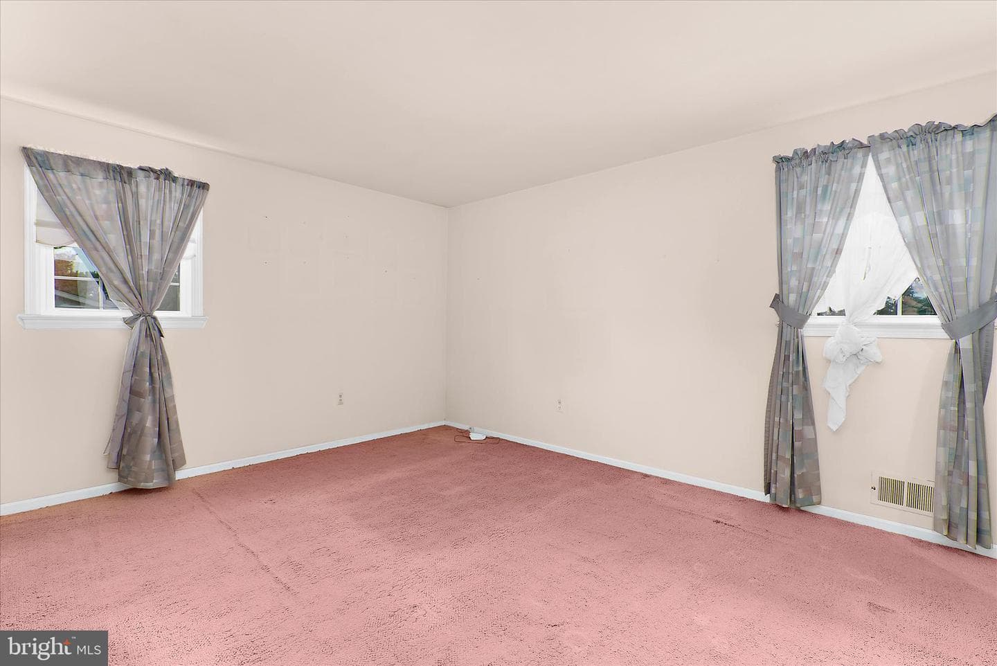 7708 Gambier Drive photo 14