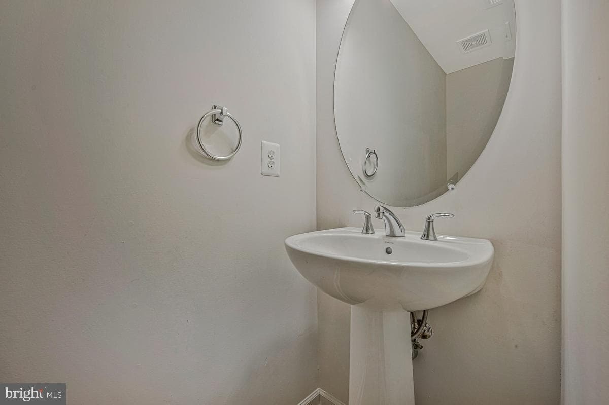 4507 Thoroughbred Drive photo 37