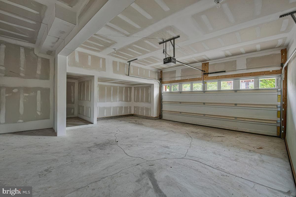 4507 Thoroughbred Drive photo 38