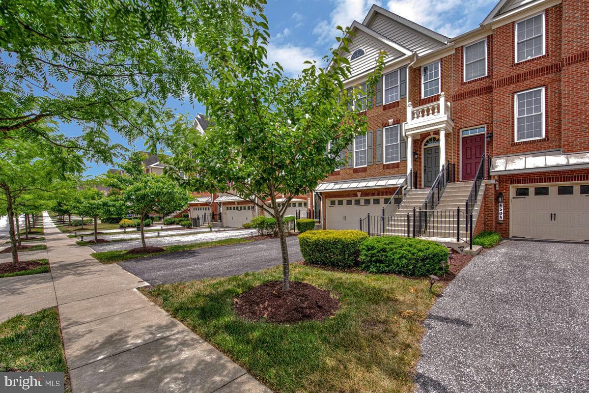 4507 Thoroughbred Drive photo 4