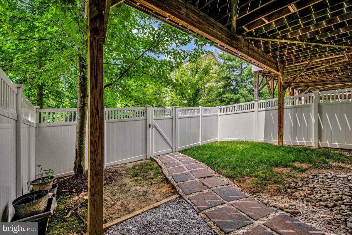 4507 Thoroughbred Drive photo 42