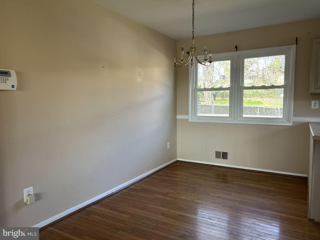 1506 Stirling Court photo 5