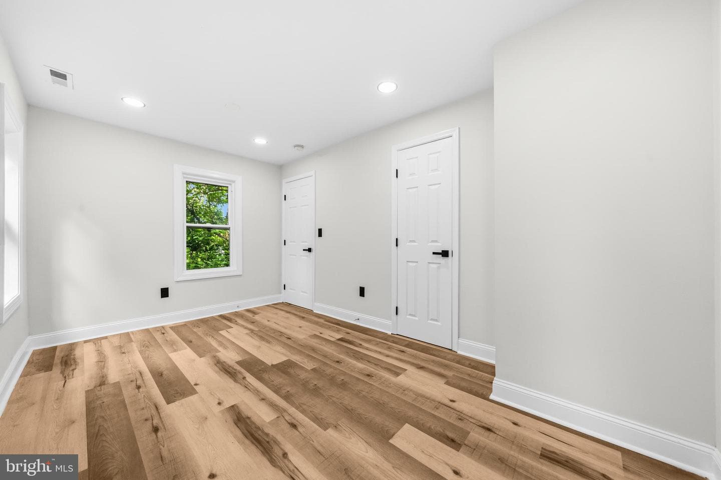 5807 Dade Street photo 23