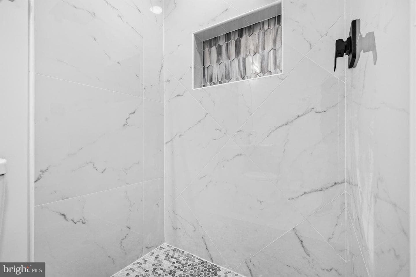 5807 Dade Street photo 25