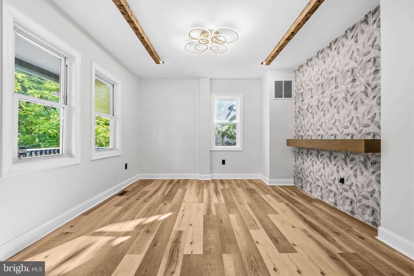 5807 Dade Street photo 6