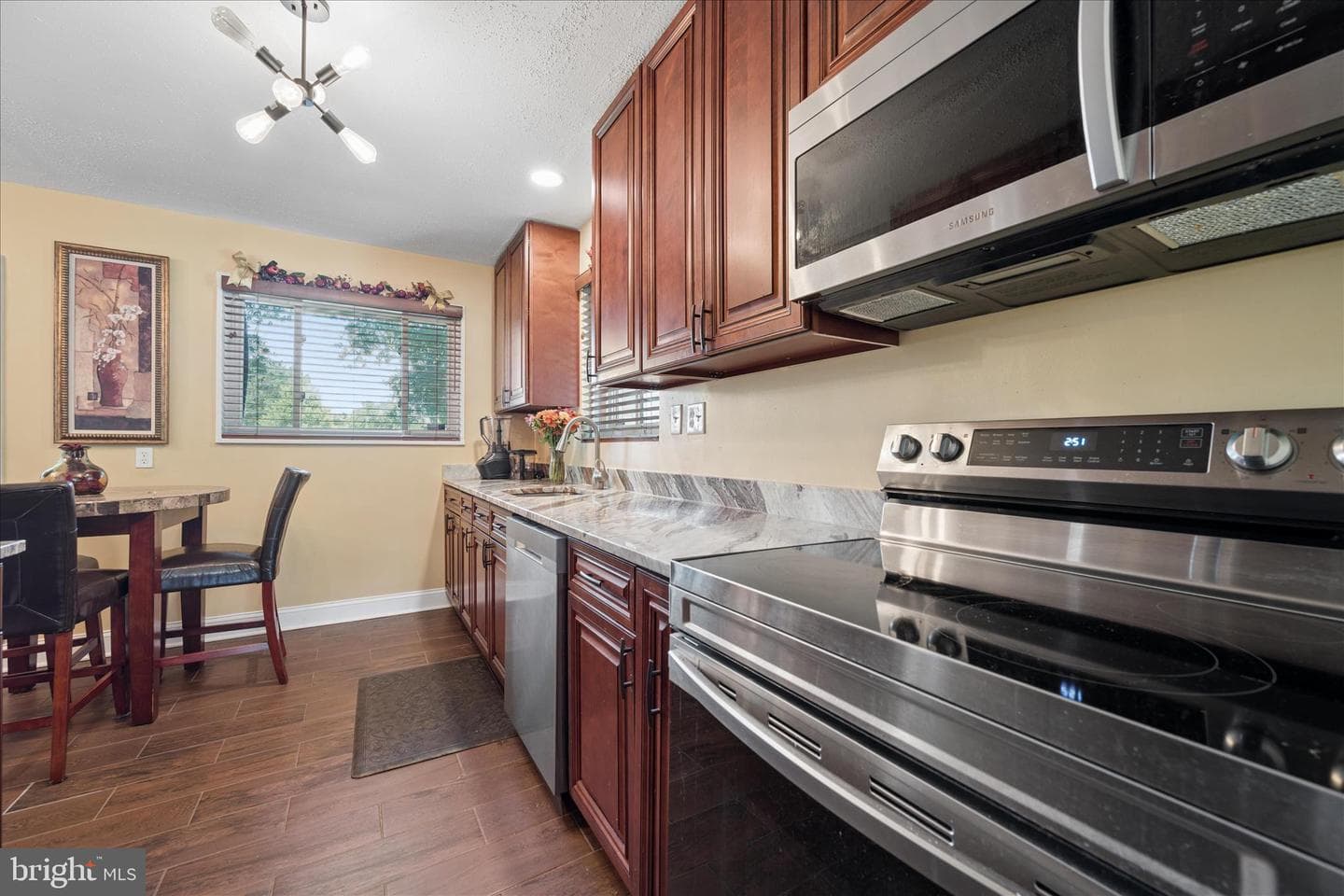 6803 Adelphi Road photo 13