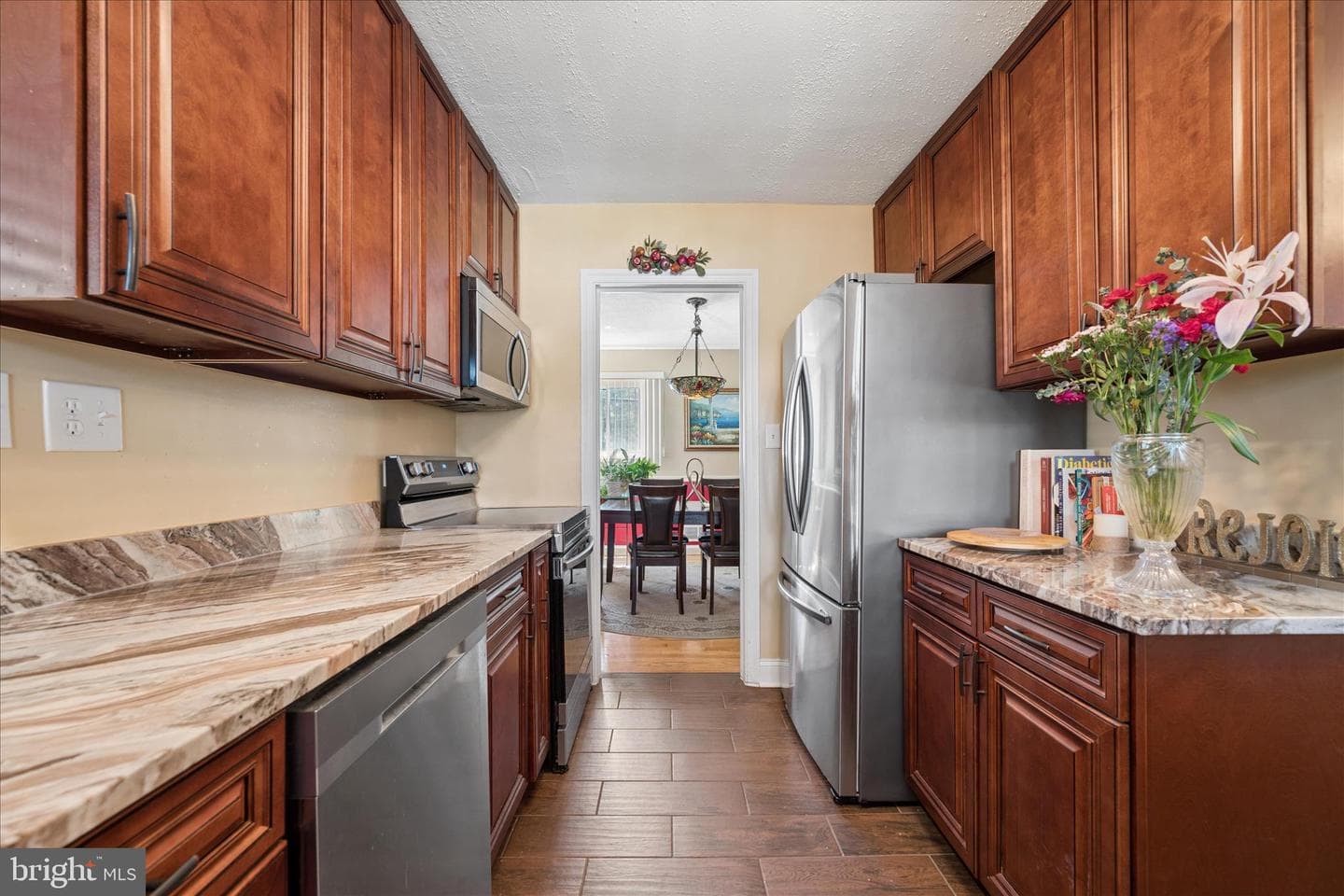6803 Adelphi Road photo 18
