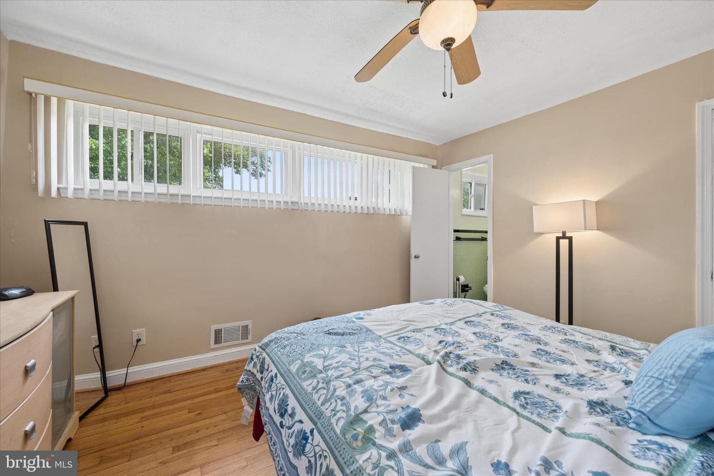 6803 Adelphi Road photo 29