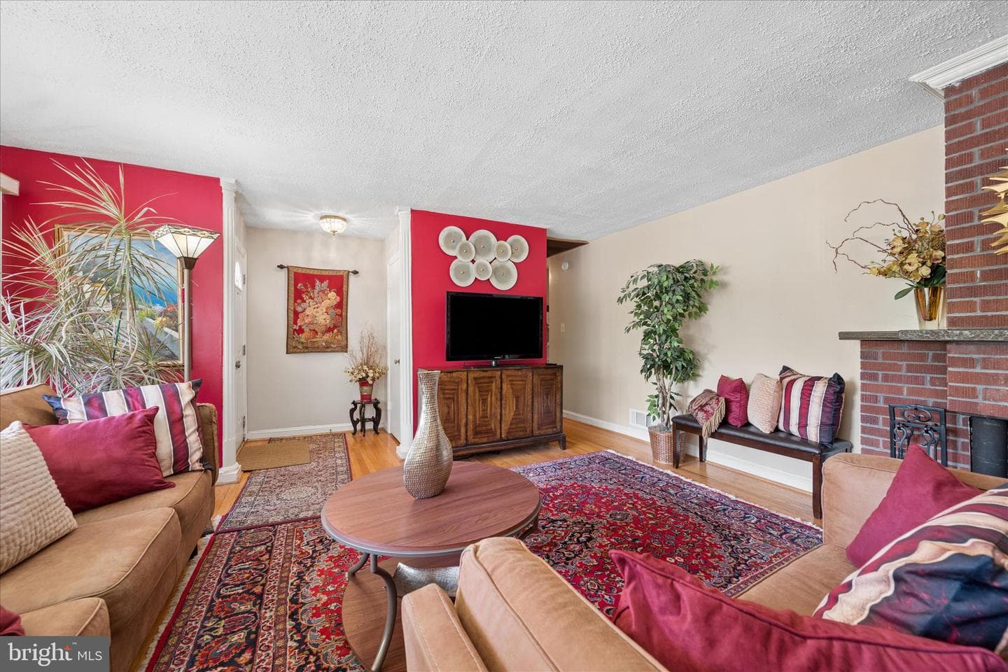 6803 Adelphi Road photo 9