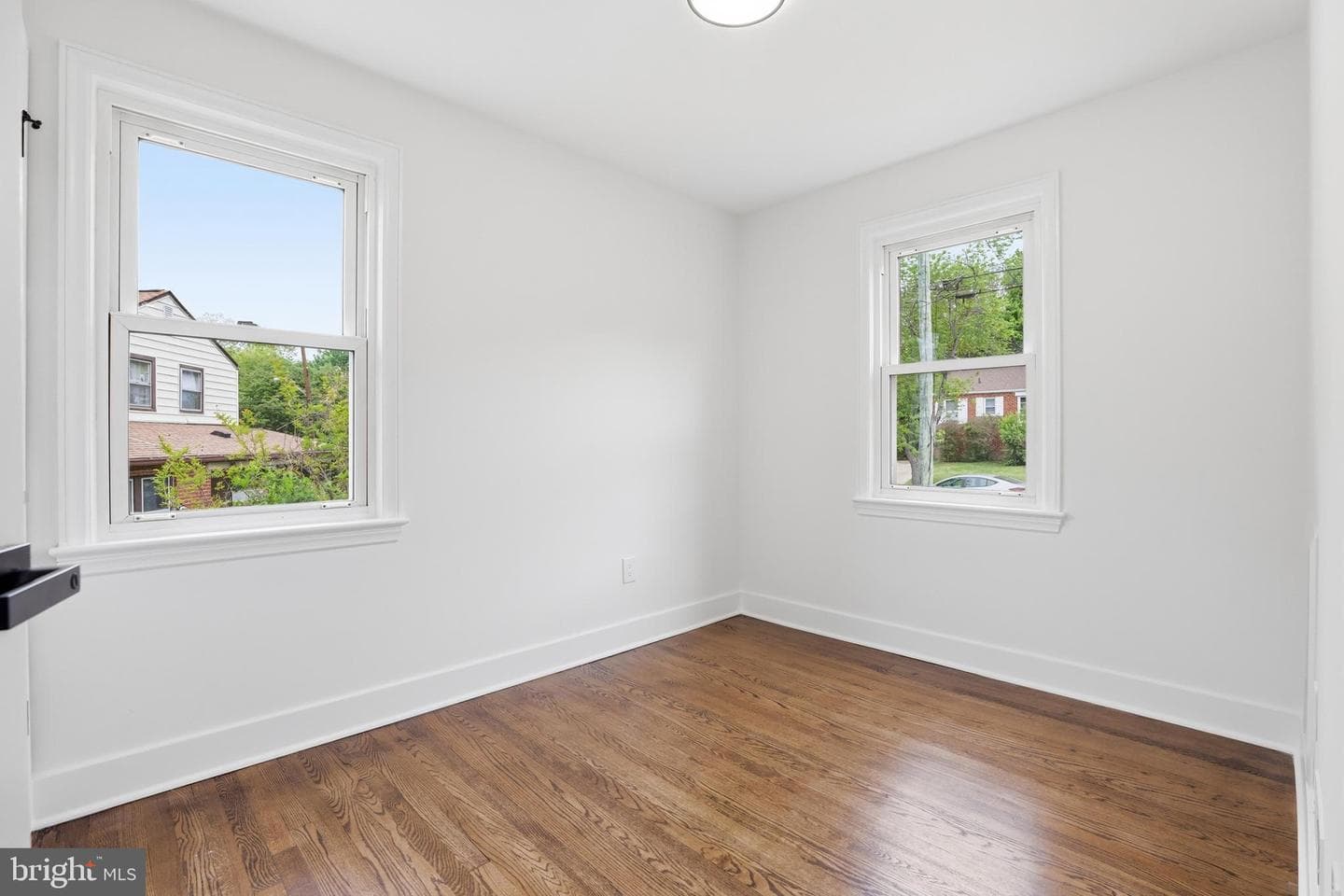 5013 Mineola Road photo 8
