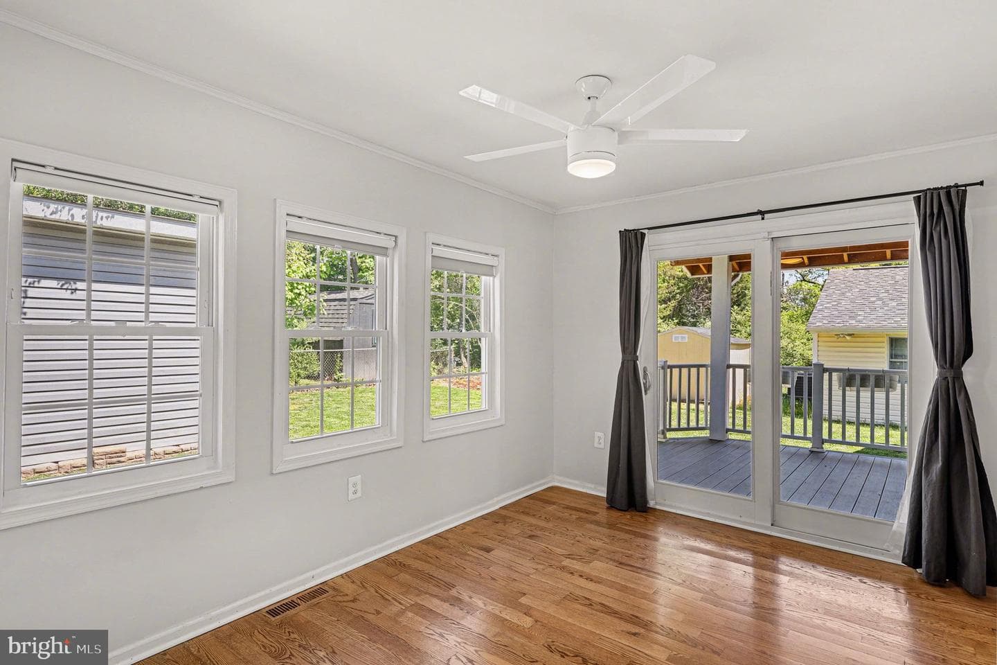 1602 Erskine Street photo 11