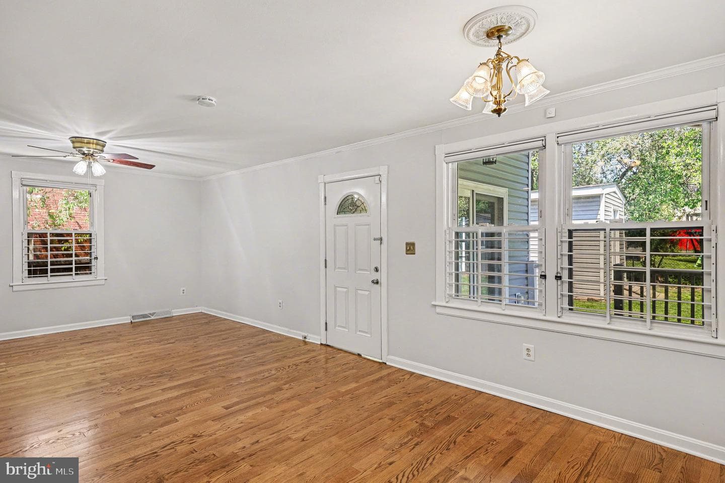 1602 Erskine Street photo 5