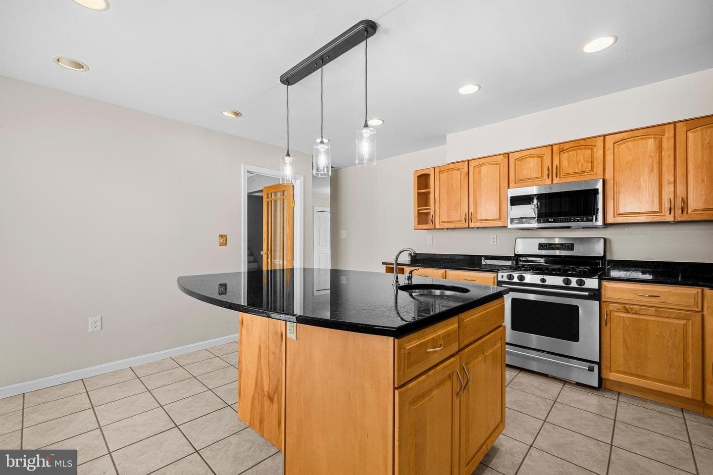 6102 Gallery Street photo 9