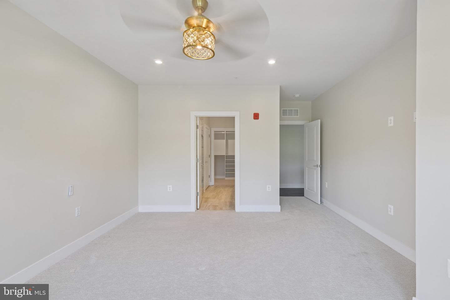 104 Saint Ives Place #402 photo 18