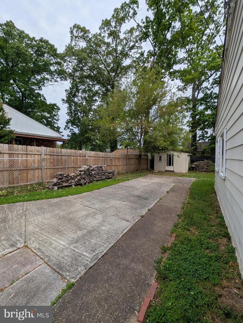 10028 Dubarry Street photo 8