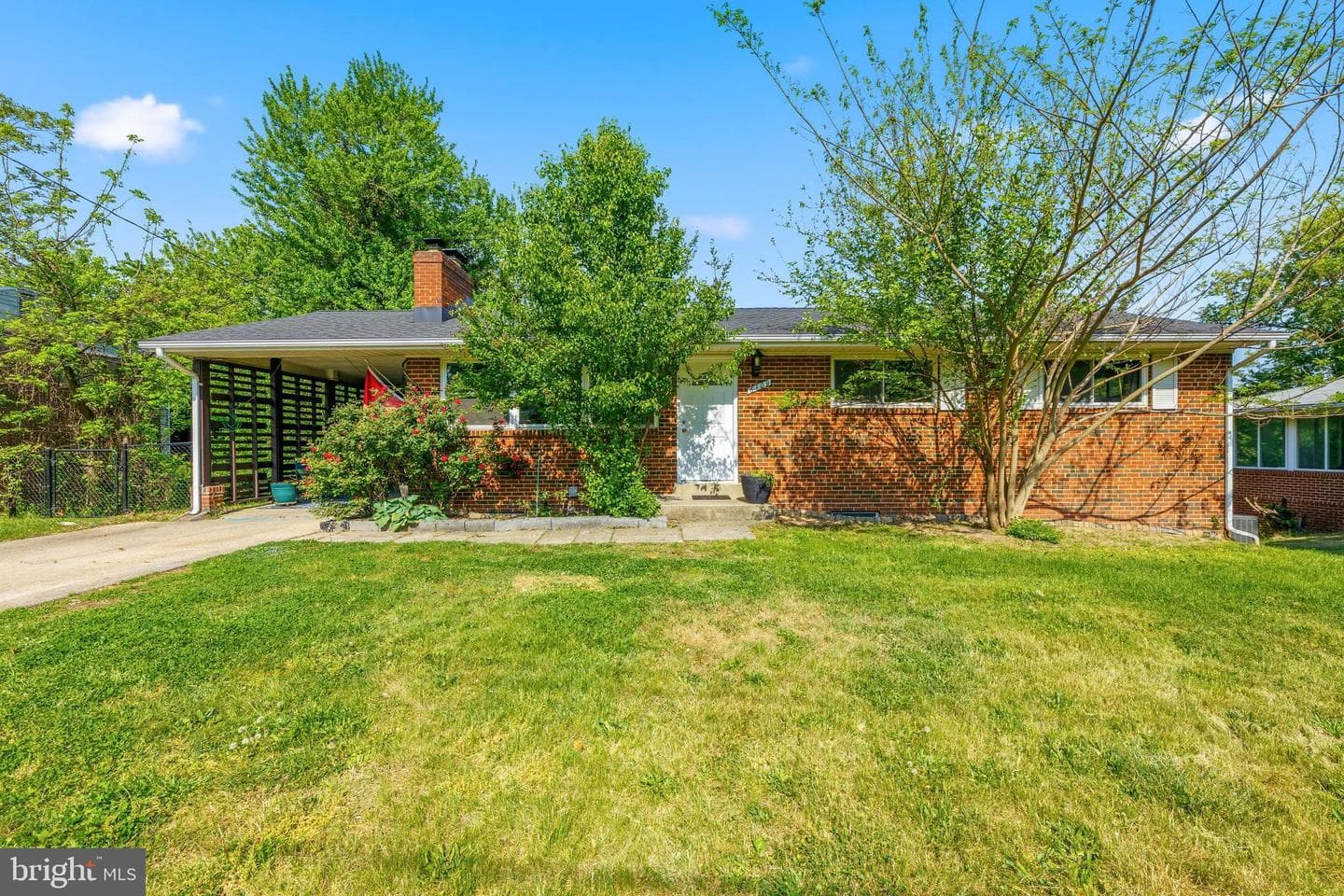 6109 Colonial Terrace photo 2