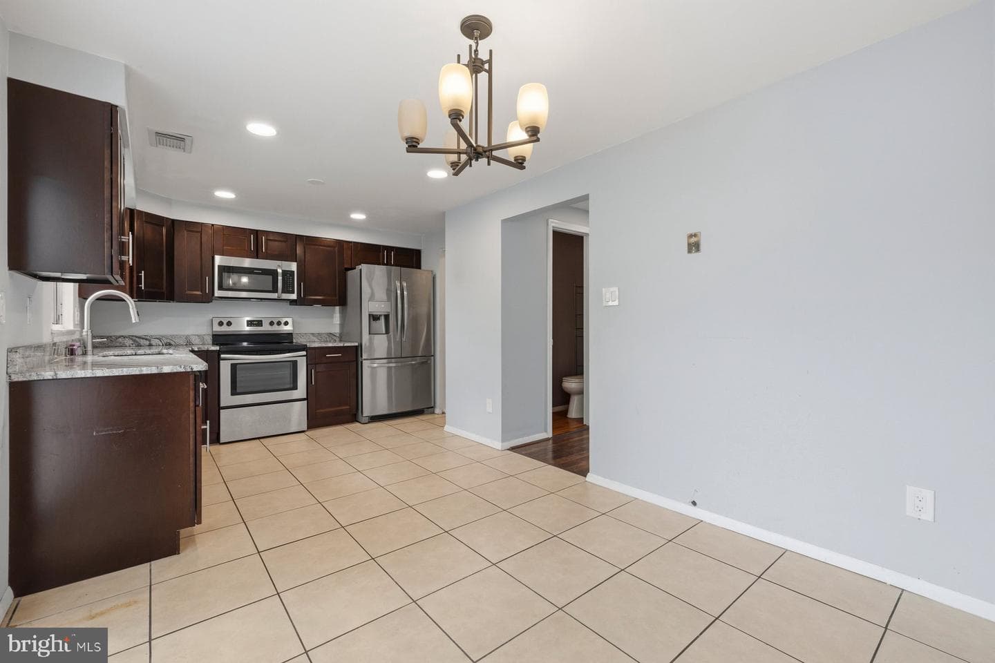 5100 Marlborough Place photo 13
