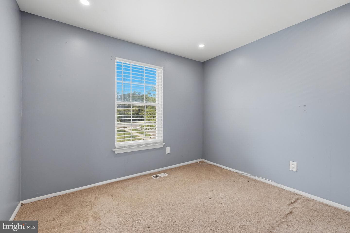 5100 Marlborough Place photo 14