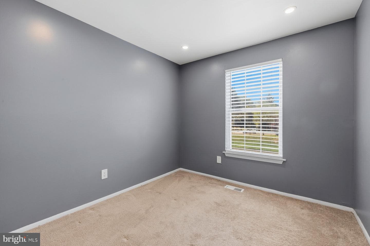 5100 Marlborough Place photo 16