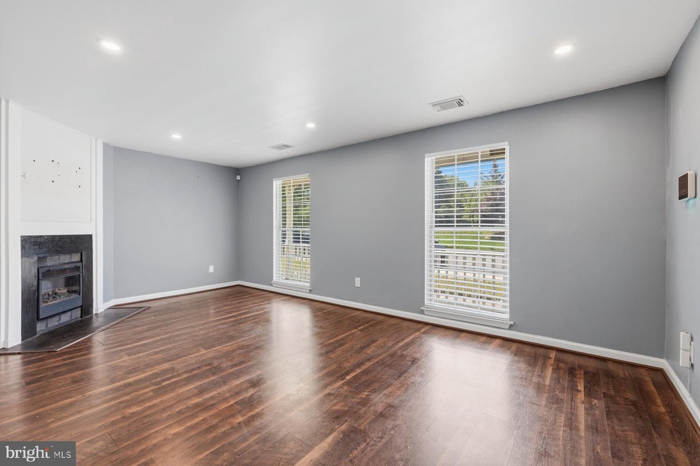 5100 Marlborough Place photo 3
