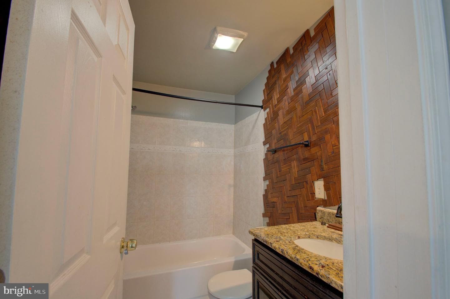 6708 Boxwood photo 33