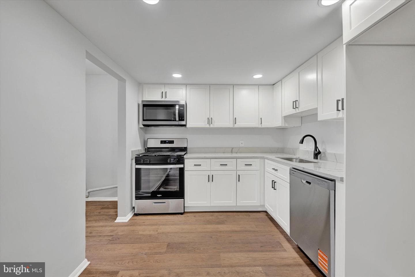 15308 Annapolis Road photo 9