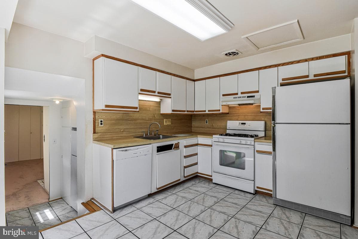 13307 Chalfont Avenue photo 12
