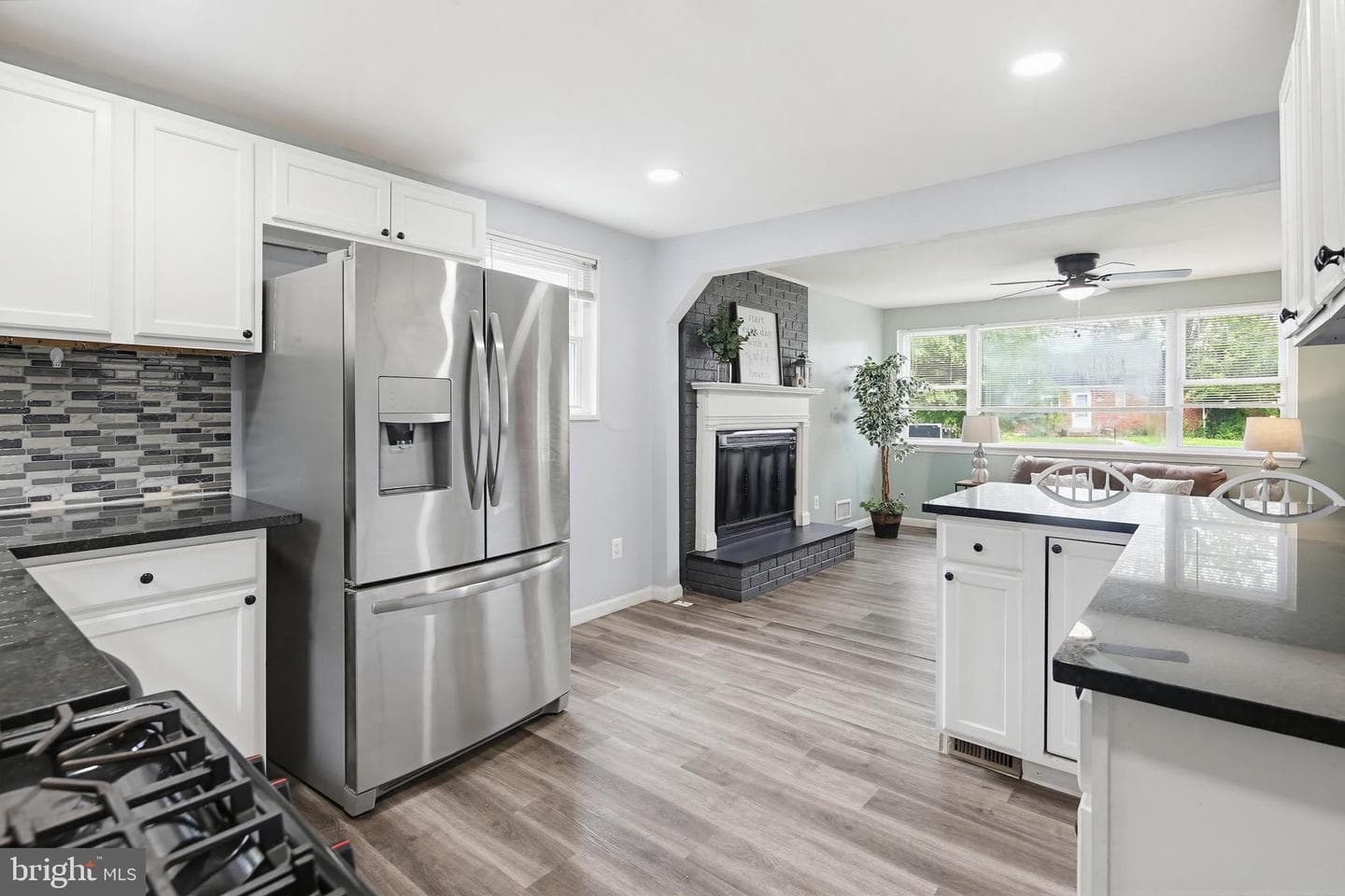 1906 Merrimac Drive photo 7