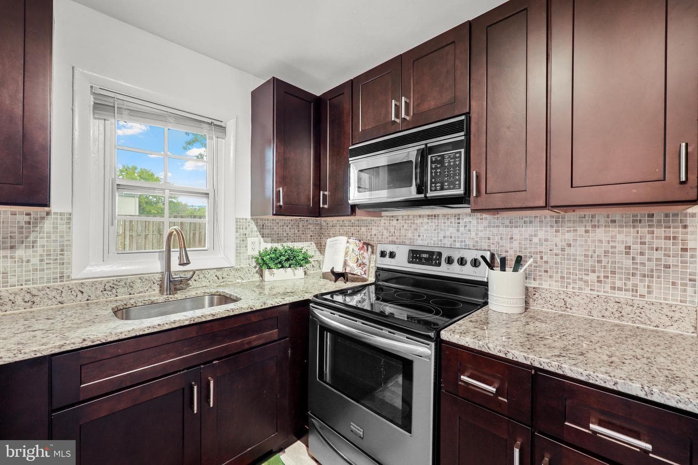 5802 Shepherd Lane photo 3