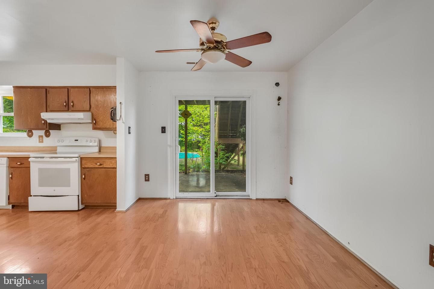 15802 Alameda Drive photo 8
