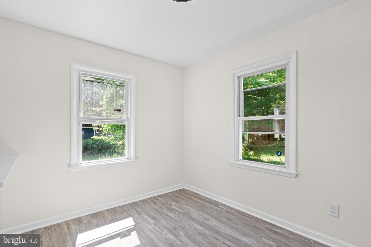 1142 Linden Avenue photo 13