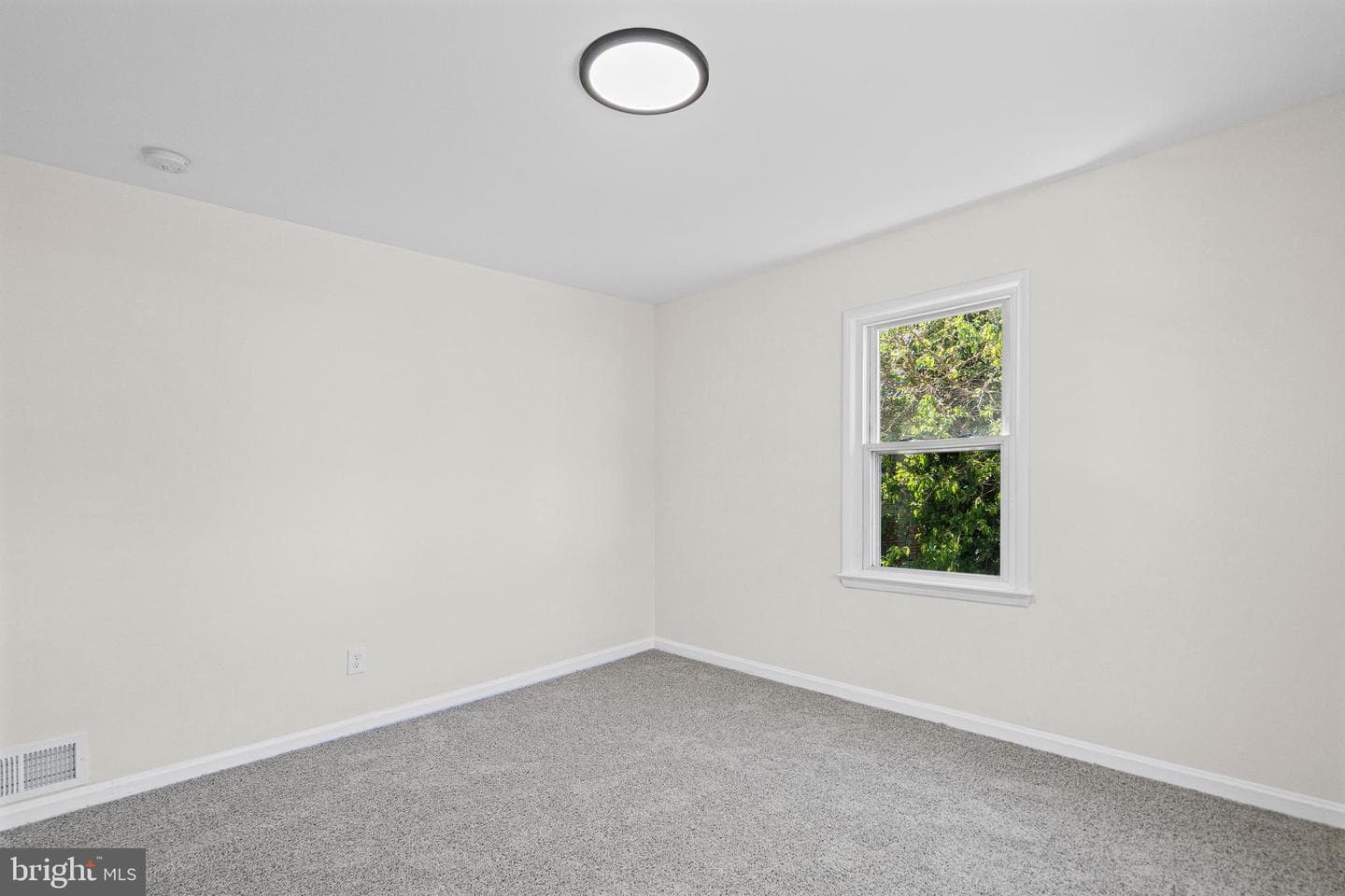 1142 Linden Avenue photo 24