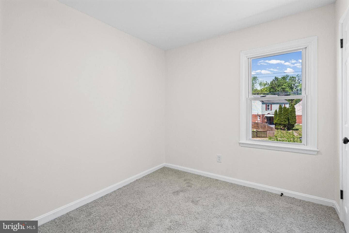 1142 Linden Avenue photo 25
