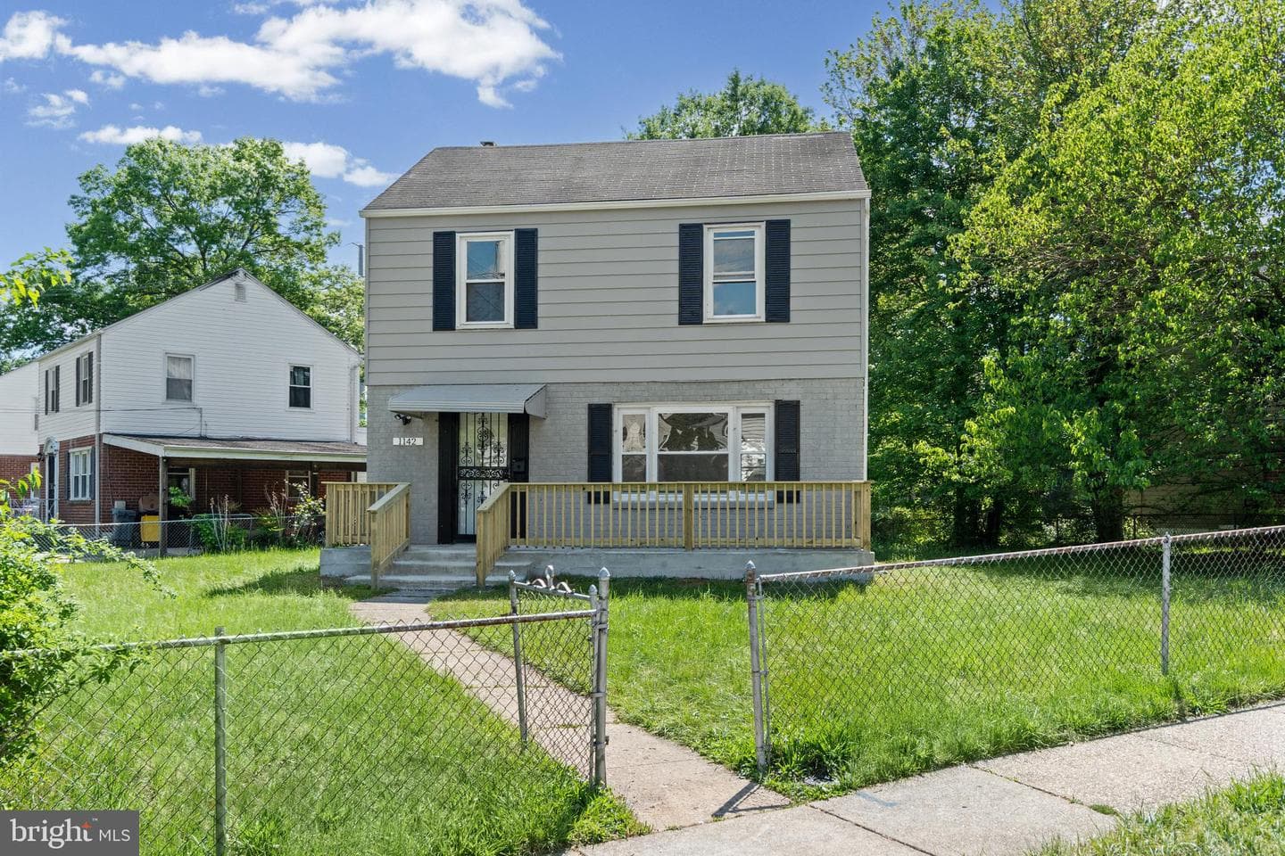 1142 Linden Avenue photo 3