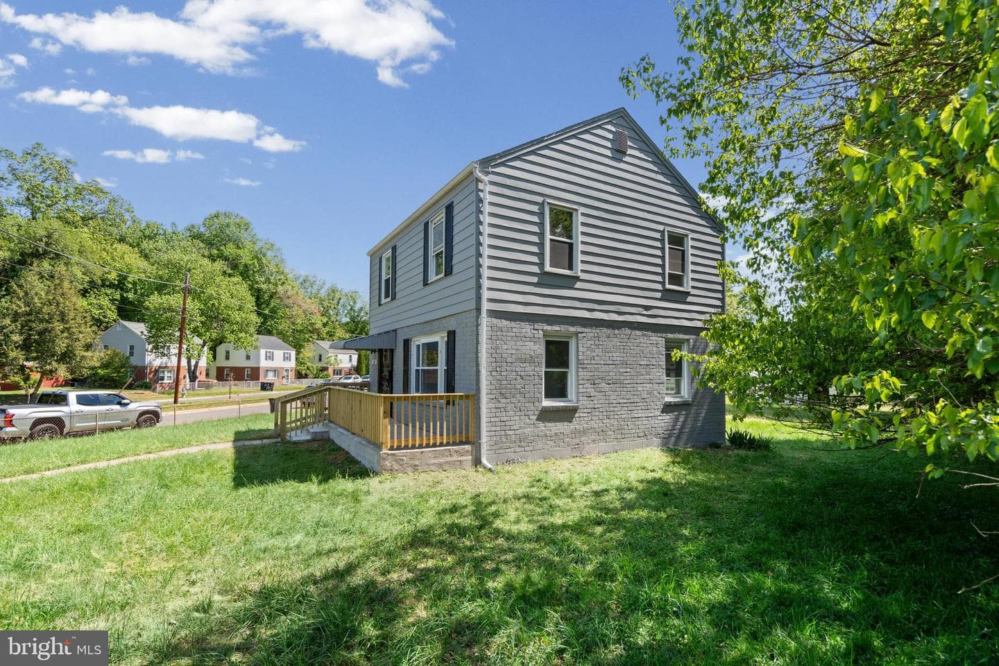 1142 Linden Avenue photo 4