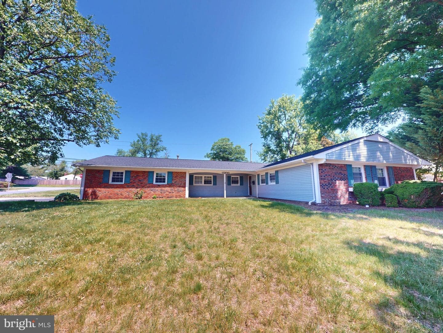 12200 Maycheck Ln photo 1