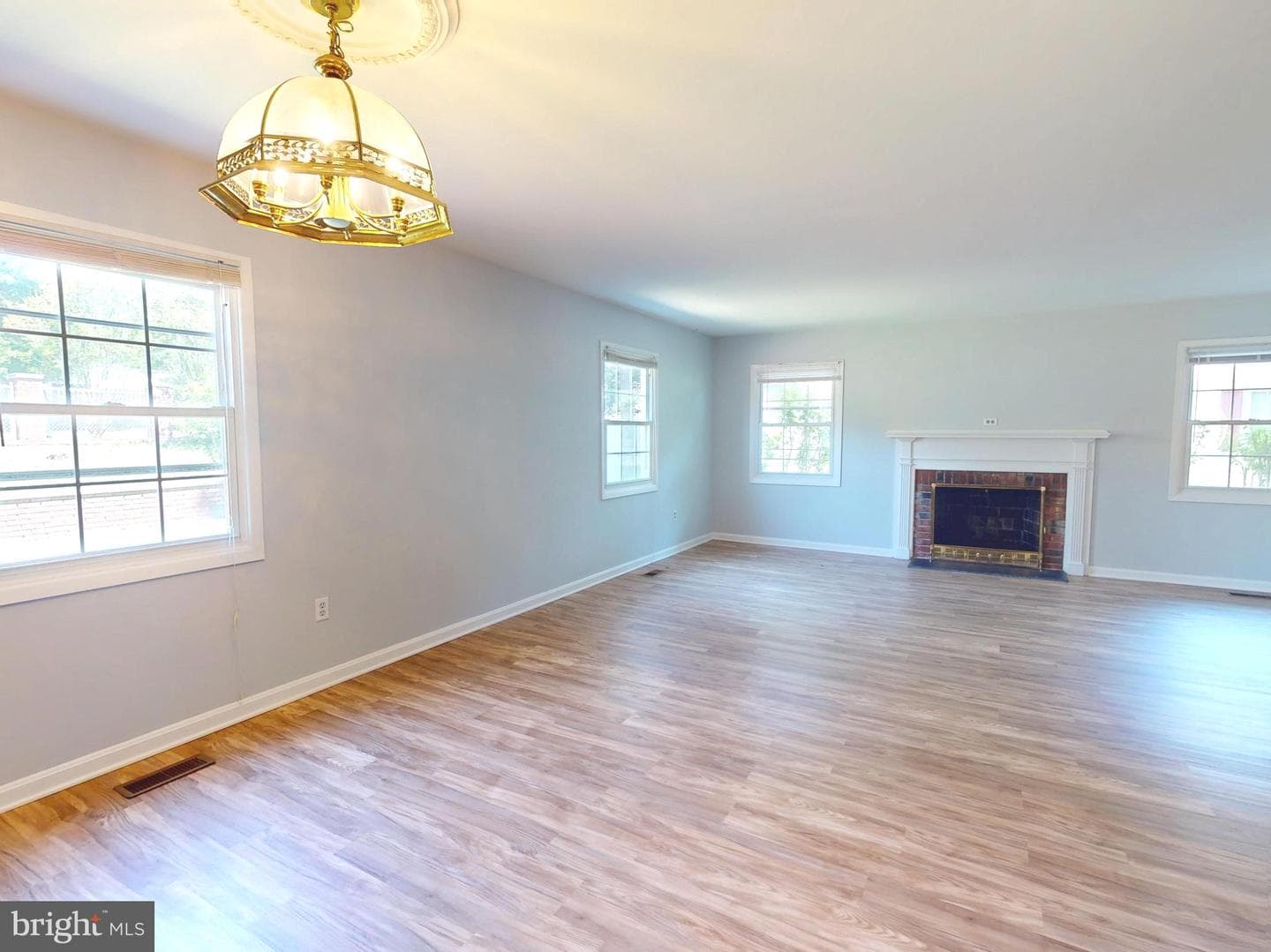 12200 Maycheck Ln photo 15