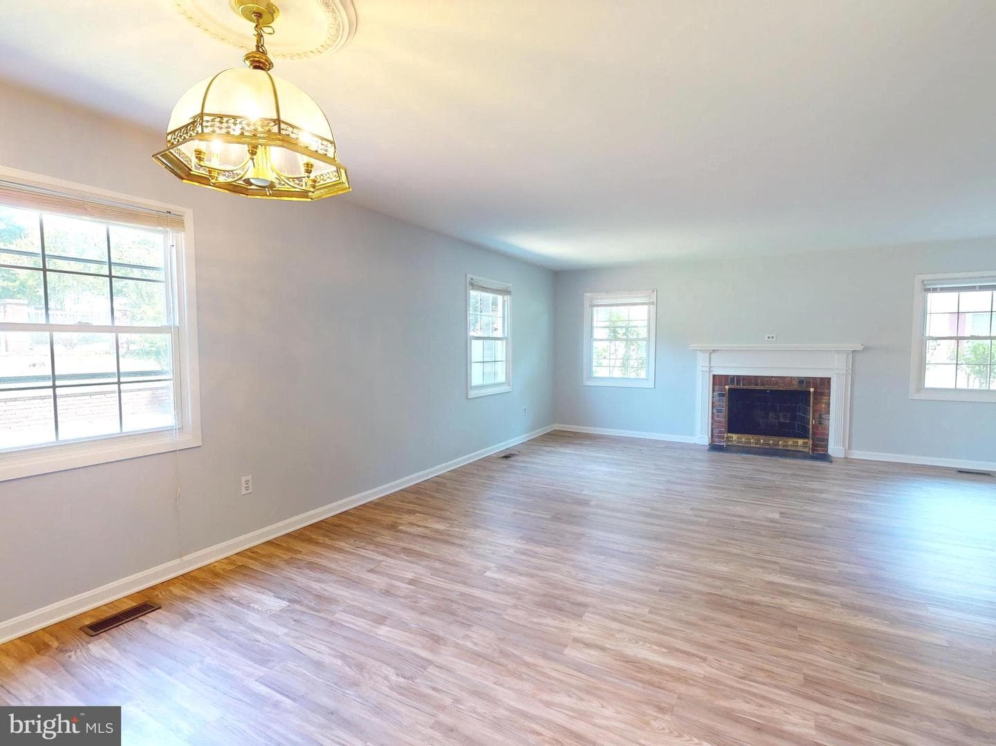 12200 Maycheck Ln photo 16