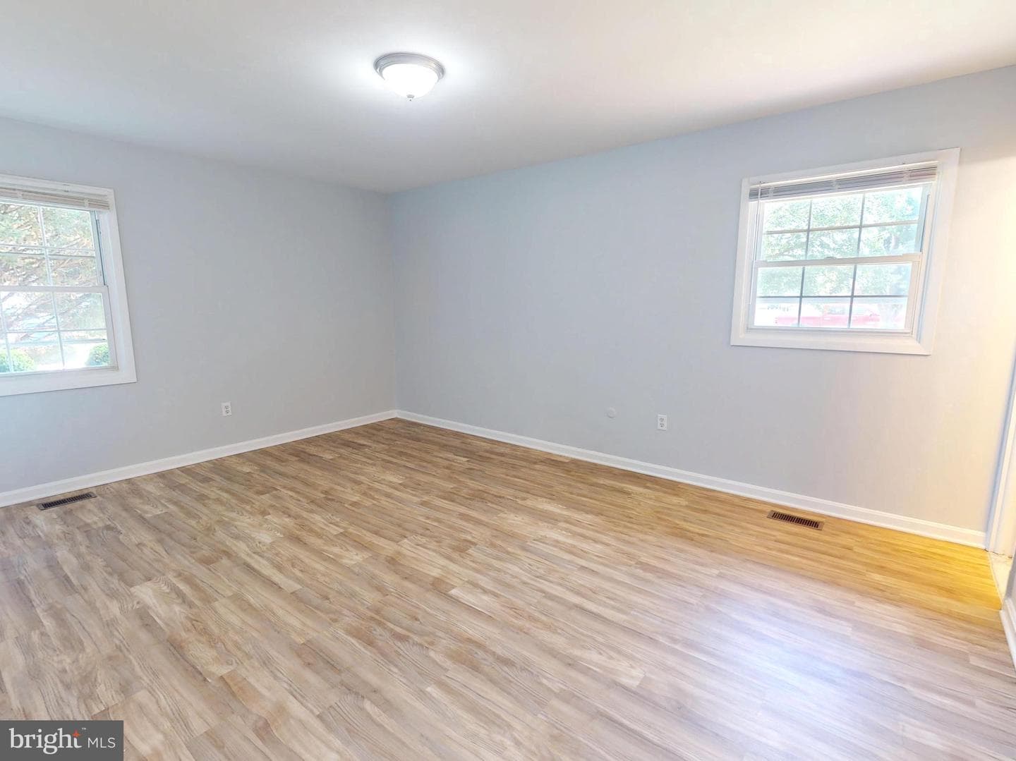 12200 Maycheck Ln photo 27
