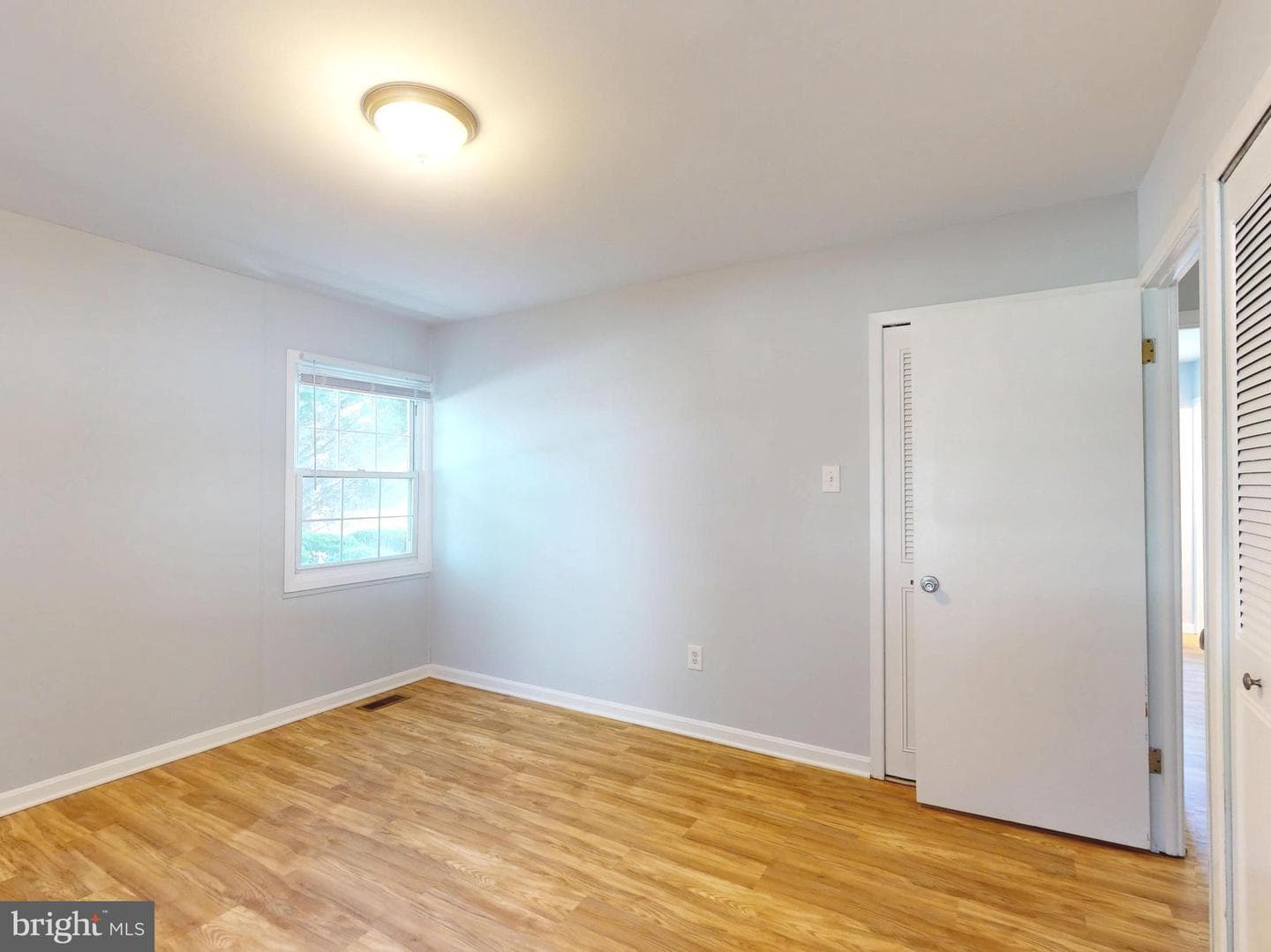 12200 Maycheck Ln photo 32