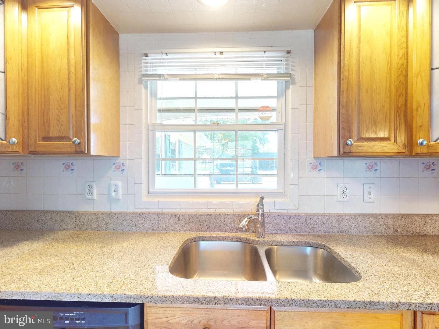 12200 Maycheck Ln photo 9